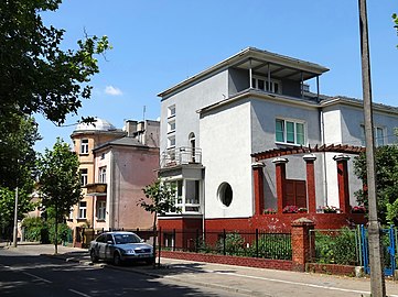 Villa at Nr.11, with Nr.9 in the backdrop