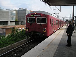使用“第二代哥本哈根市郊铁路列车”的哥本哈根市郊铁路B+线列车，2006年7月10日拍摄于北港站。