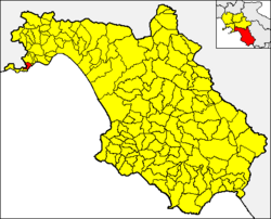 阿马尔菲于萨莱诺省的位置