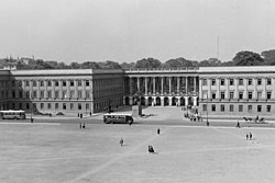 In front of the Saxon Palace, 1934