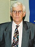 Seamus Mallon, 1998 (cropped).jpg