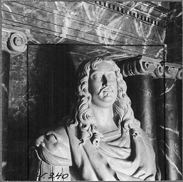 Statue of Magnus Gabriel De la Gardie in Varnhem Abbey (detail)