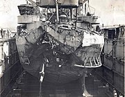 1958年8月24日海战，国军中海号战车登陆舰被解放军鱼雷快艇的鱼雷命中舰艉后，在船坞的照片