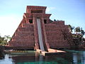 玛雅神宫共有5个戏水滑道