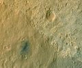 2012年8月14日，火星勘测轨道飞行器高分辨率成像科学设备显示的“好奇号”火星车着陆点（布雷德伯里着陆场）。