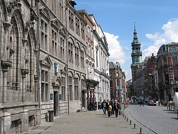 At the end of the Grand-Place, the beginning of the rue de Nimy and the Sainte-Elisabeth church