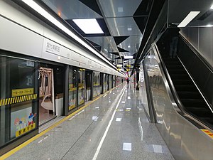 紫竹高新区站站台