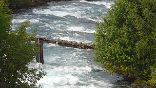 Small bridge over the northern branch of the river