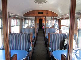 “英国铁路1型客车”开放式旅行二等座车内部