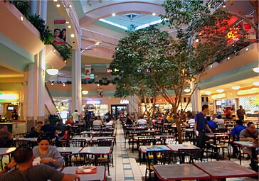 Food court at Plaza del norte in 2011
