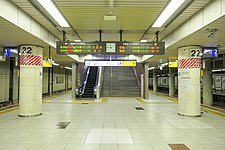 Yokosuka and Sōbu Main Line platform in 2021