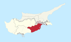 拉纳卡区在塞浦路斯的位置，其中两虚线之间为塞浦路斯联合国缓冲区，两虚线以北为北塞控制的部分