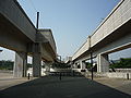 錦上路站外的鐵路高架橋