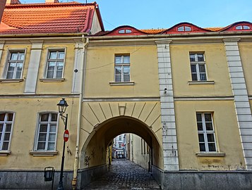 View of the passage over Zaułek Street linking both buildings