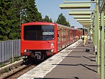 M100 class train arriving in Kulosaari in 2005