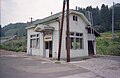 翻前的车站大楼（1994年9月11日）