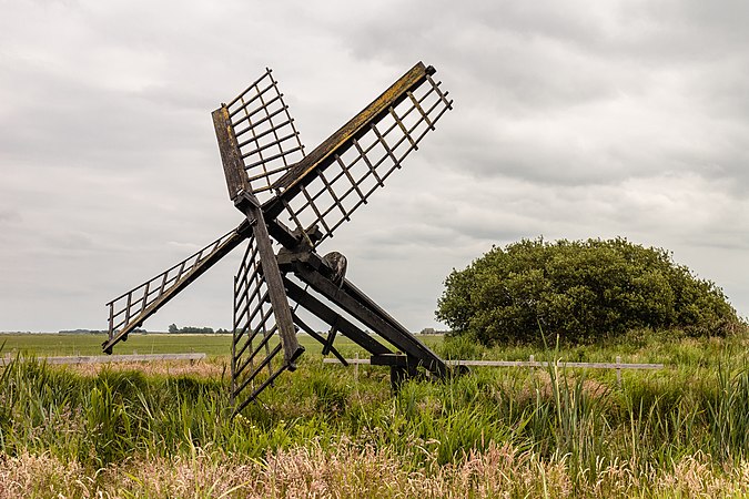 荷兰弗里斯兰省德弗里瑟梅伦威克尔附近一台名为“赞得普尔排水风车（荷兰语：Tjasker Zandpoel）”（Tjasker Zandpoel）的排水用风车，用以管理该地方的水位情况