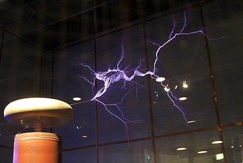 A Tesla coil lightning simulator