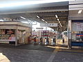 近铁王寺站 站台与检票口（2010年12月）