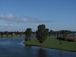 Near Wijk en Aalburg, view of the village