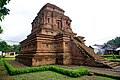 在东爪哇省岩望的古农·甘瑟神庙（英语：Gunung Gangsir）（11世纪）