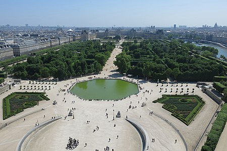 The octagonal basin and the Grand Couvert, looking toward the Louvre
