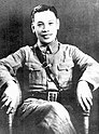 蒋经国任江西省第四区行政督察专员兼县长时留影，1939年3月