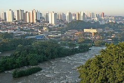 The Piracicaba River flowing through the city’s urban area.