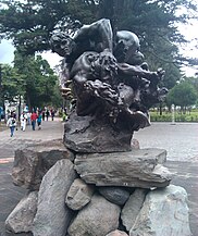 La lucha eterna (The Eternal Struggle), Quito.