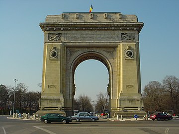 General view of Arcul de Triumf from the Kiseleff Road