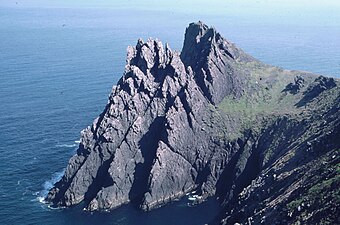 The northern cliffs of Inishtooskert