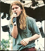 Shannon Hoon performing with Blind Melon in 1994
