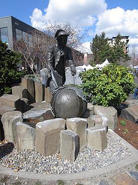 File:Statue of George Vancouver in Vancouver, Washington, 2019.jpg