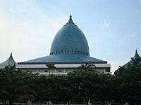 Al-Akbar Mosque with half-egg-shaped dome, Surabaya, completed in 2000.