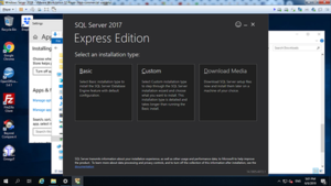 在一台Windows Server 2019VM上安装SQL Server 2017 Express的画面缩略图。